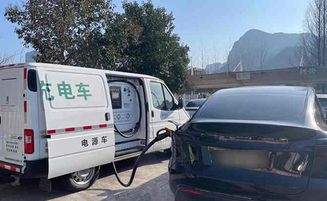 大安汽车搭电